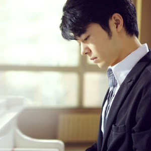 尻美女老师的屄毛
